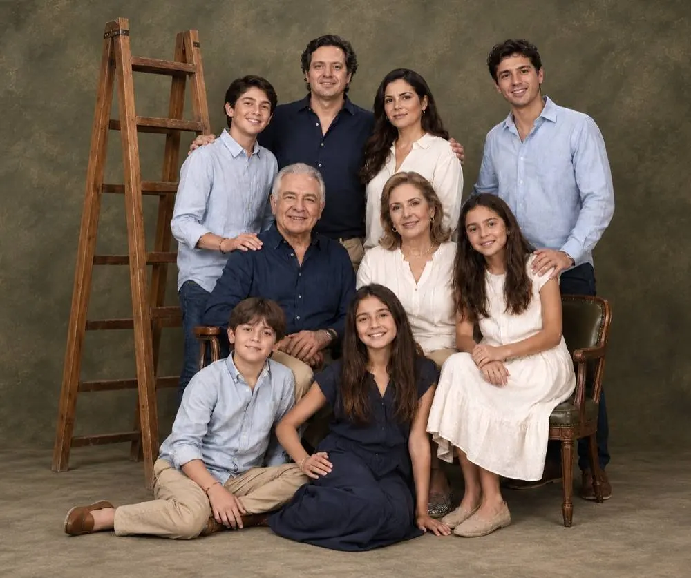 Retrato de una familia de diez personas