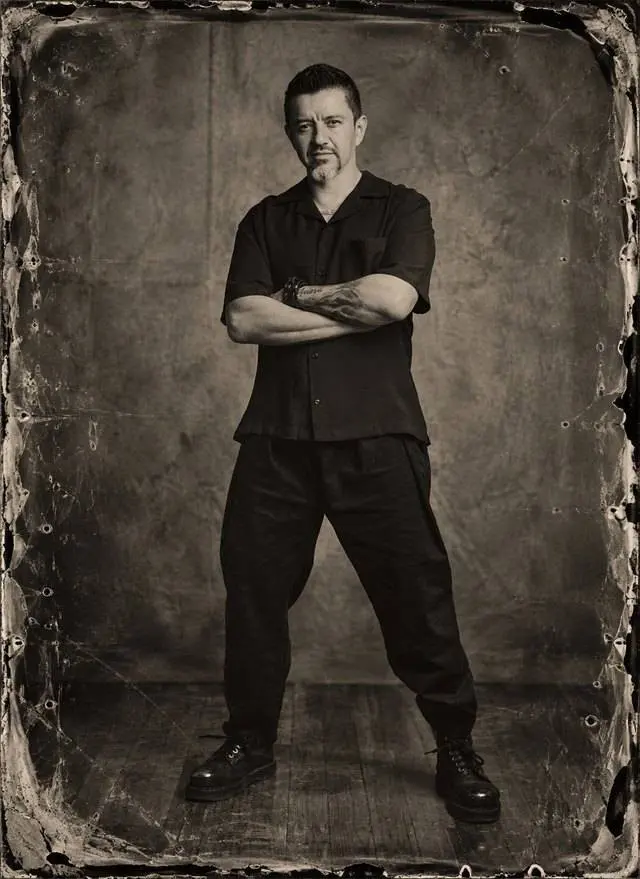 Virgilio De Mier, retrato en estudio